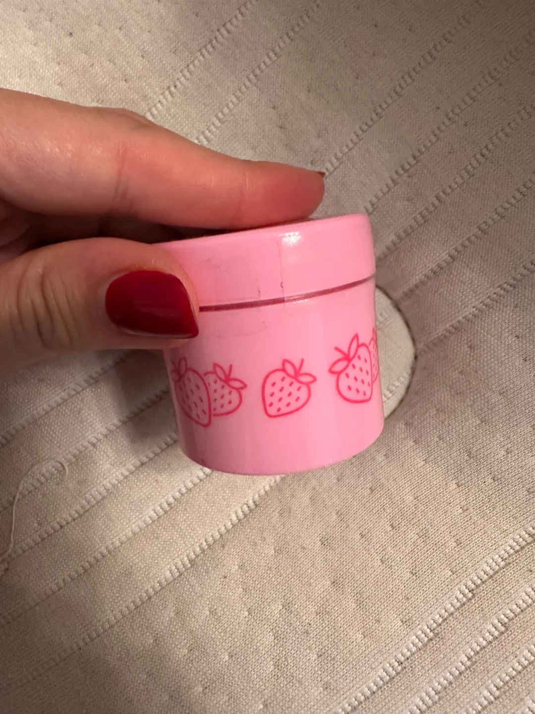 Bath & Body Works Strawberry Lip Mask image indicator(2)