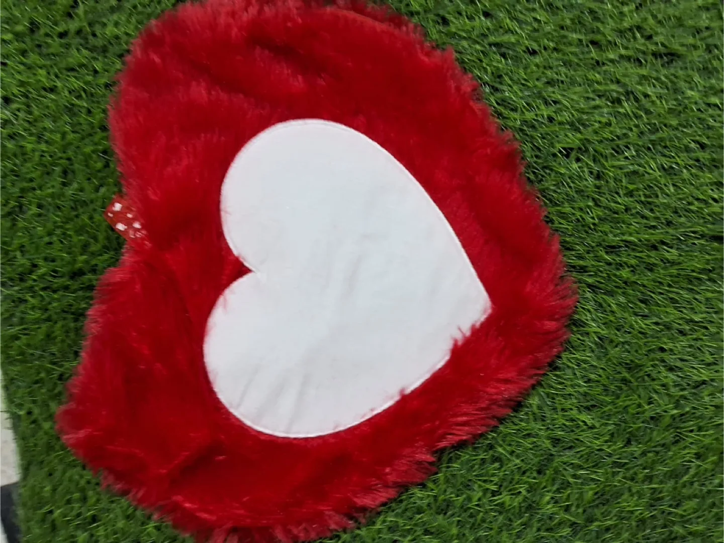 Heart-Shaped Fluffy Pillow With photo thumbnail