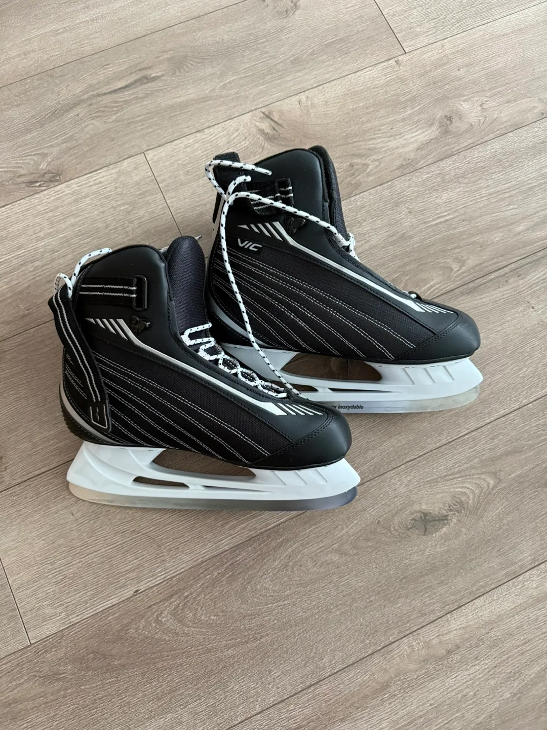 Men's ice skates thumbnail