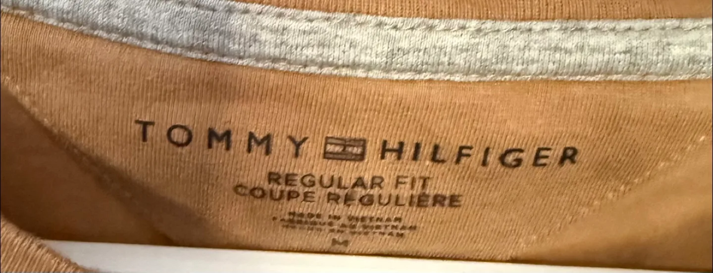 Tommy Hilfiger T-Shirt - Size M image indicator(2)