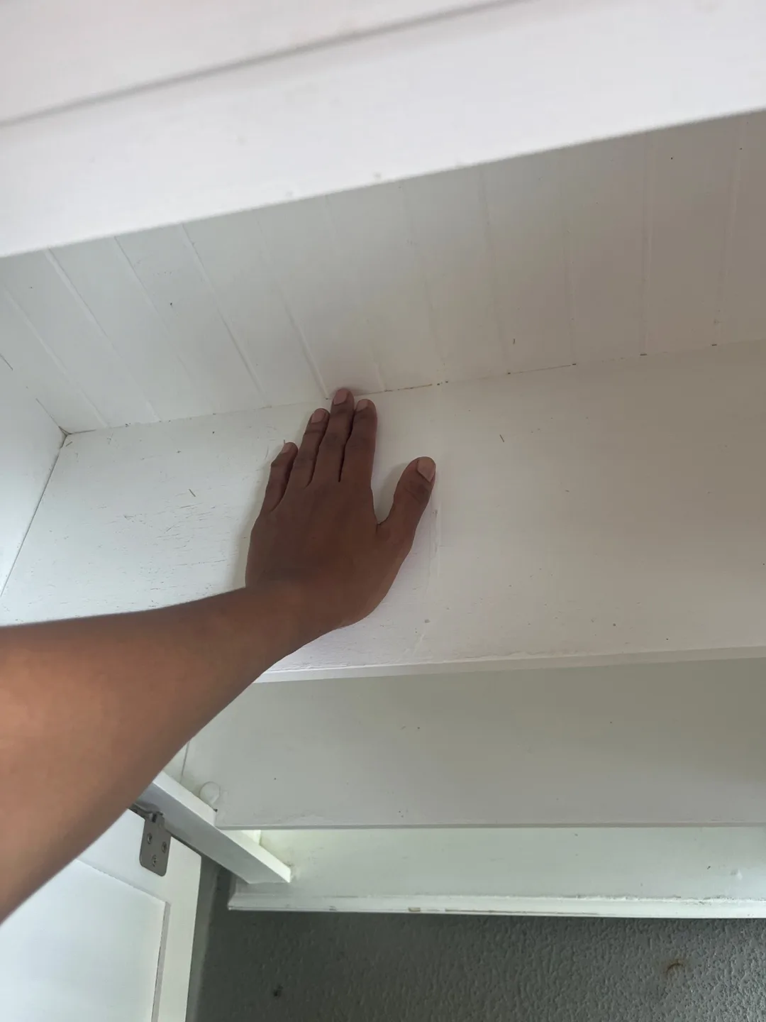 White Wooden Cabinet image indicator(5)