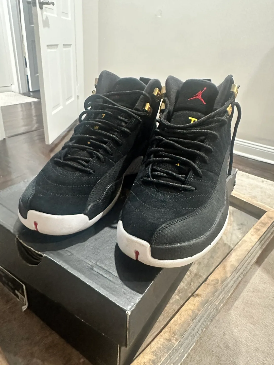 Air Jordan 12 Retro GS Black/White-Taxi Size 7Y image indicator(4)