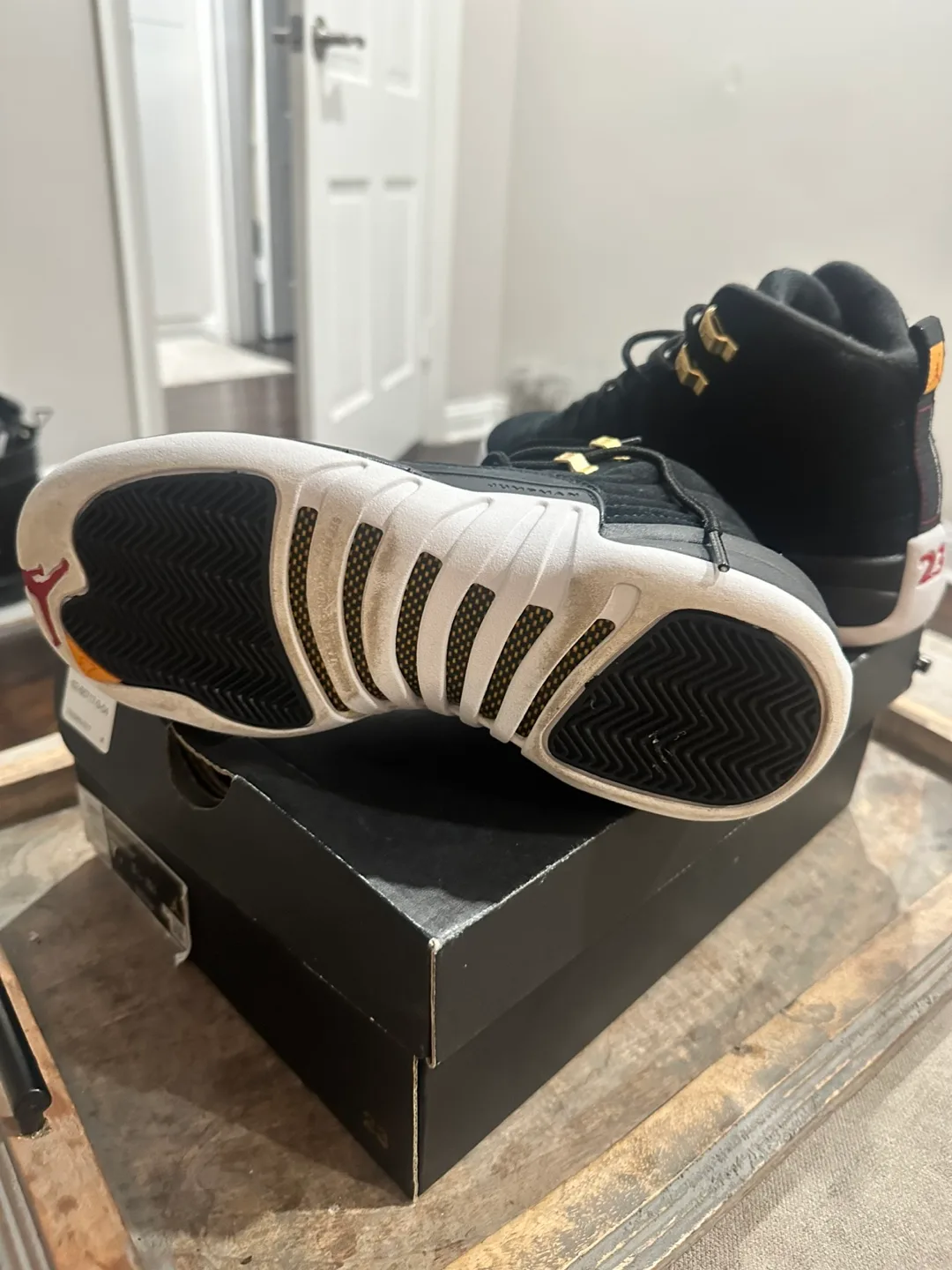 Air Jordan 12 Retro GS Black/White-Taxi Size 7Y image indicator(5)