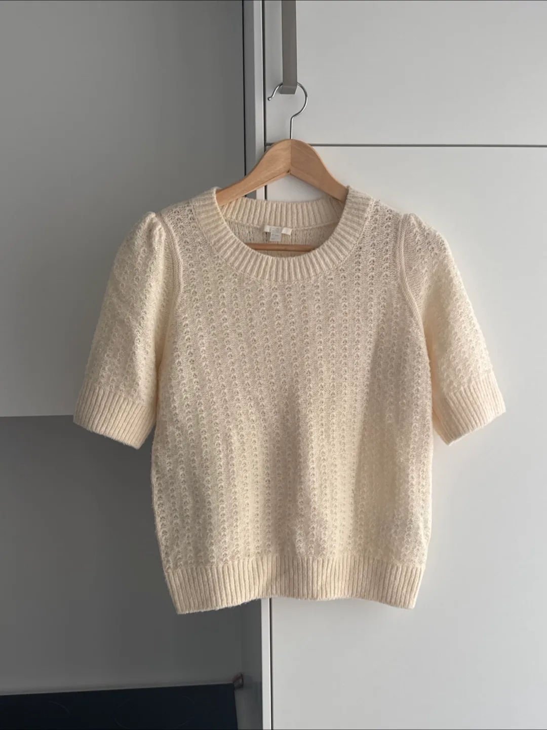 💛 COS Cream Knit Short Sleeve Sweater - Size S thumbnail
