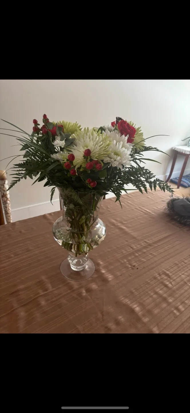 Urn Table Vase image indicator(5)