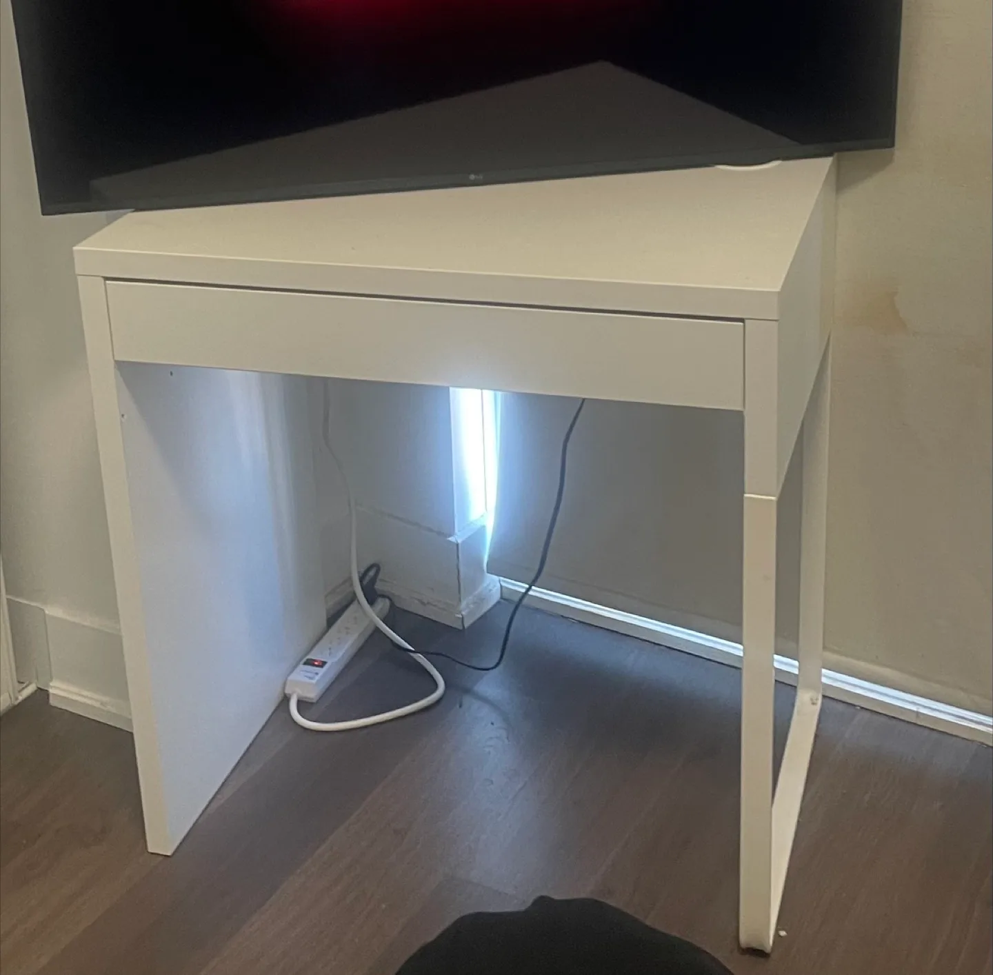 IKEA Micke White Desk thumbnail
