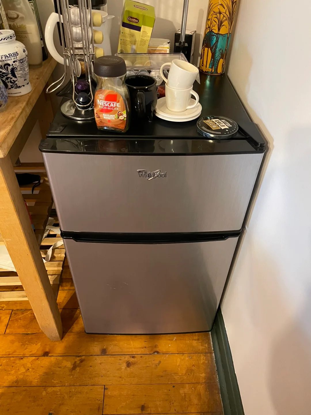 Whirlpool Mini Fridge - Compact and Clean!