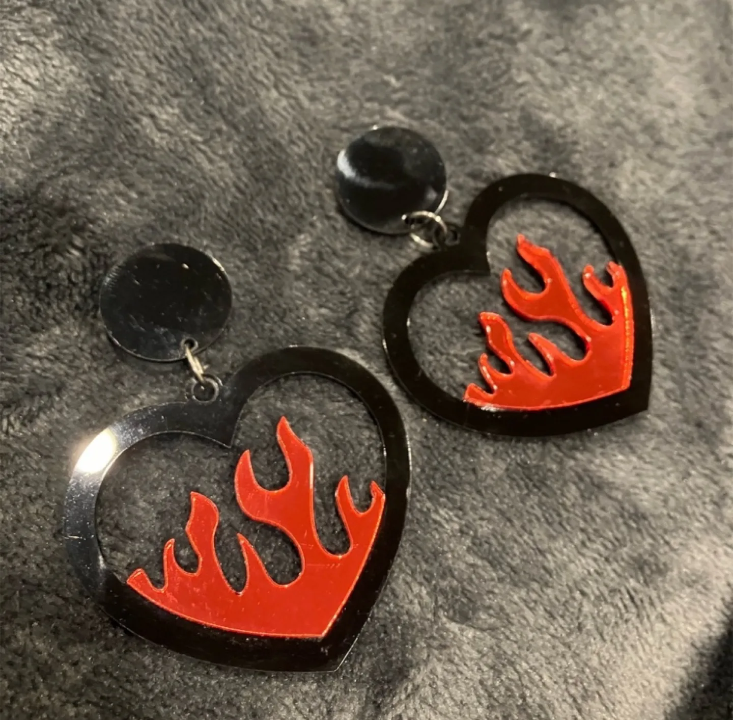 Large Acrylics Black Heart Flame Earrings image indicator(4)