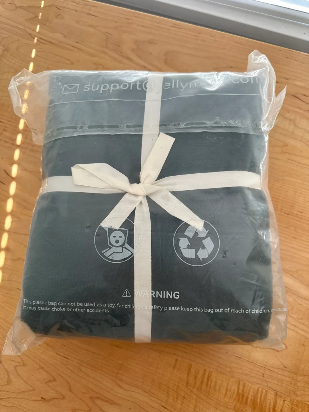 Utopia Bedding Queen Fitted Sheet and Duvet Set - New image indicator(3)