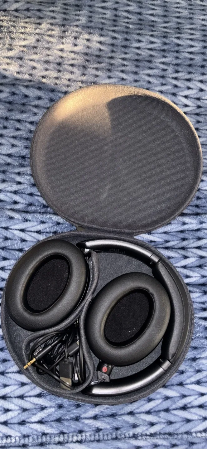 Sony WH-XB910N Wireless Noise Cancelling Headphones image indicator(2)