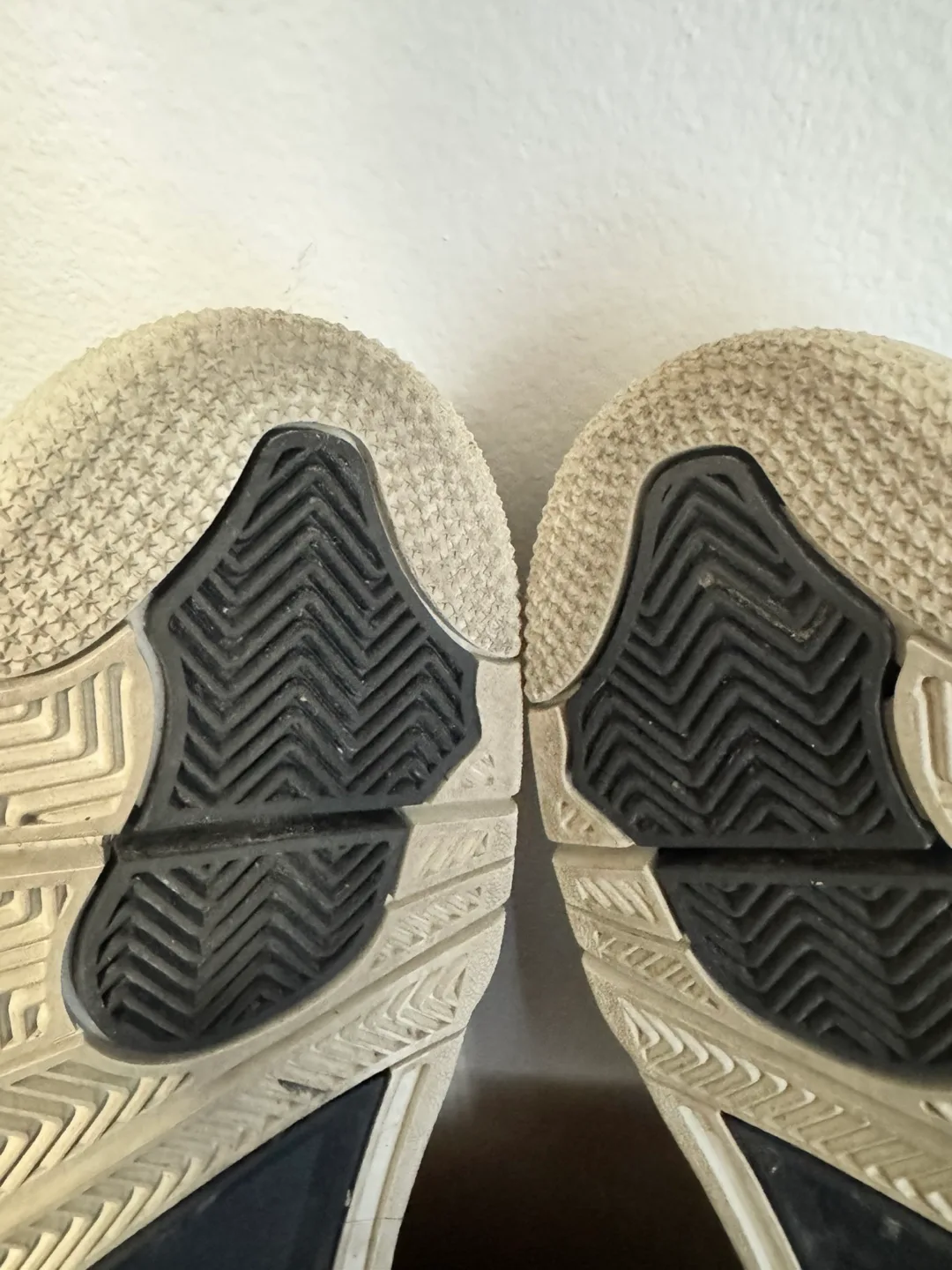 Air Jordan 4 RM Black Lightbone (10Us mens) image indicator(8)