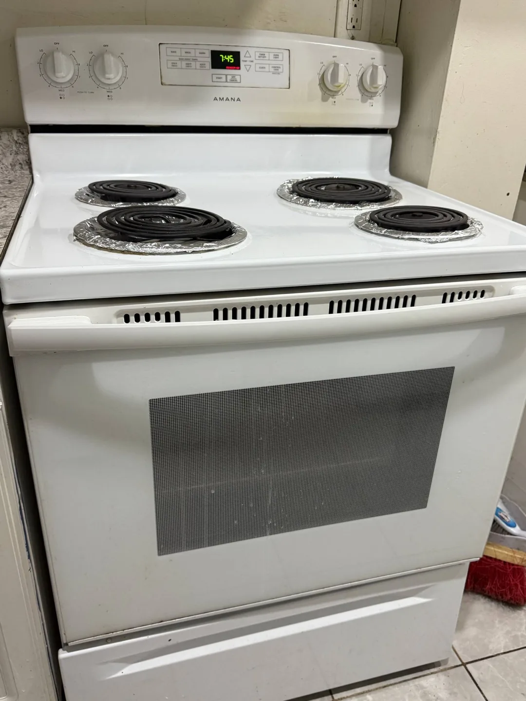 Amana White Electric Stove