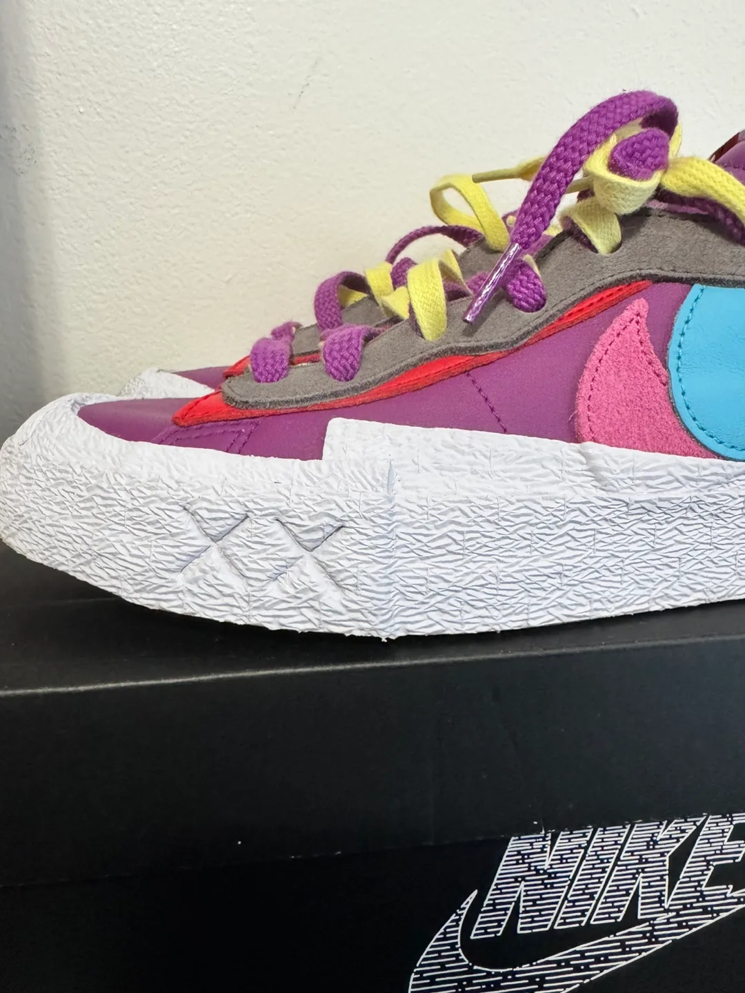 Nike Blazer low ‘Purple Dusk’ x KAWS (9.5US mens) image indicator(2)