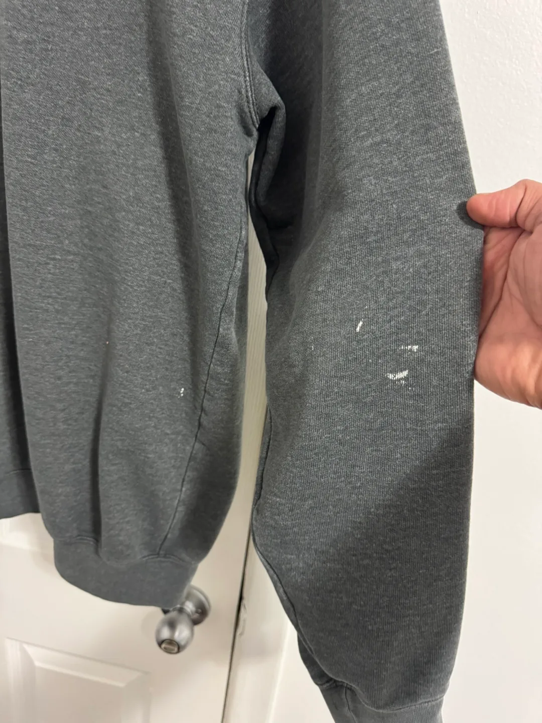 Carhartt Sweatshirt Hoodie (Medium) image indicator(6)