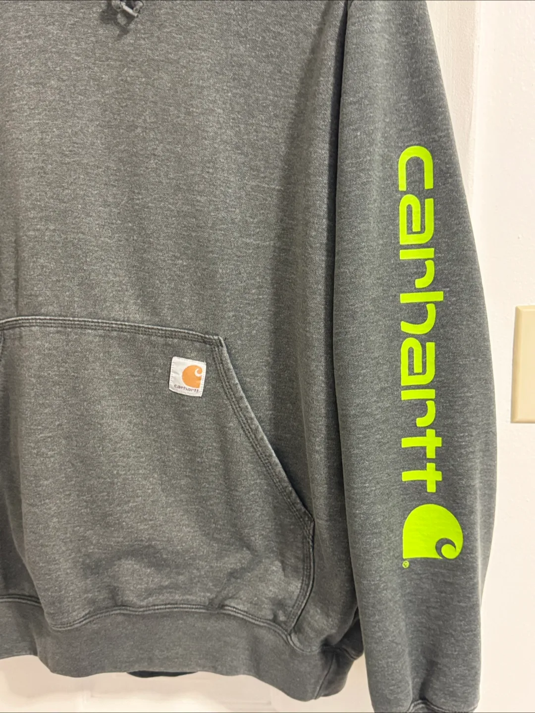 Carhartt Sweatshirt Hoodie (Medium) image indicator(2)