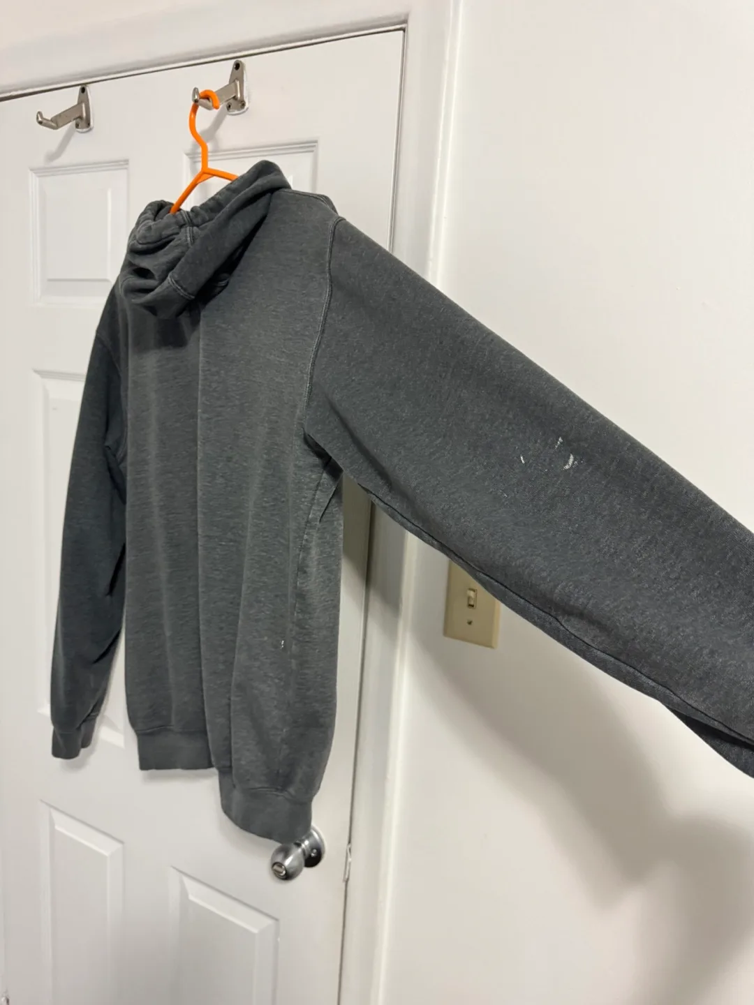 Carhartt Sweatshirt Hoodie (Medium) image indicator(7)