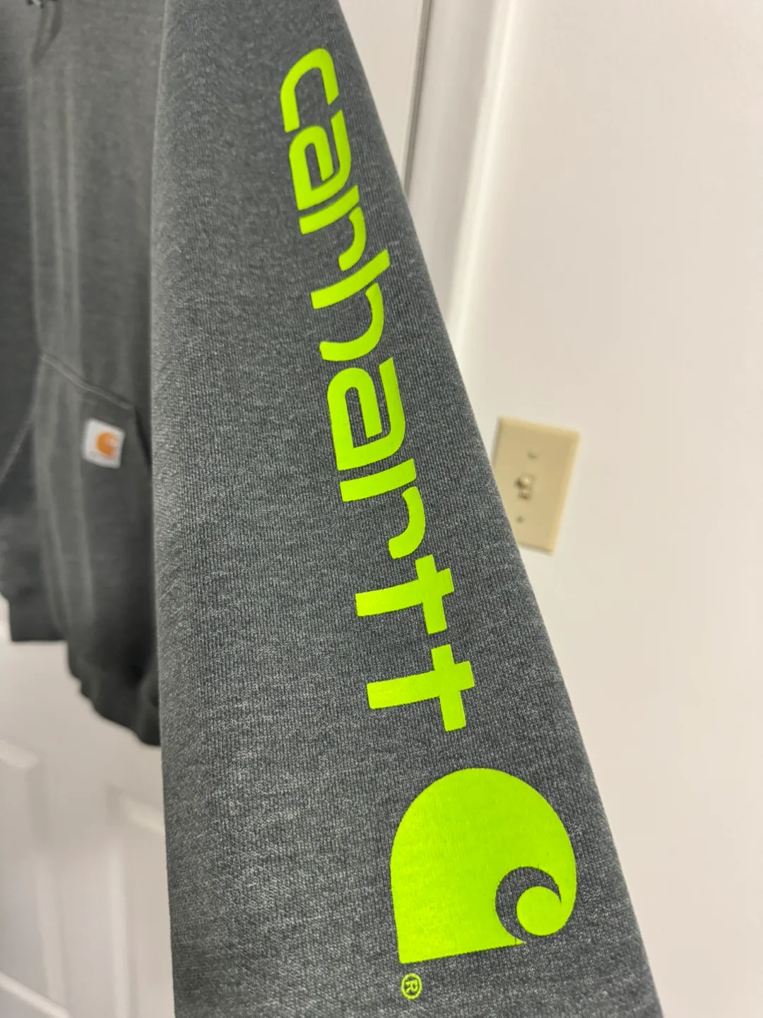 Carhartt Sweatshirt Hoodie (Medium) image indicator(9)