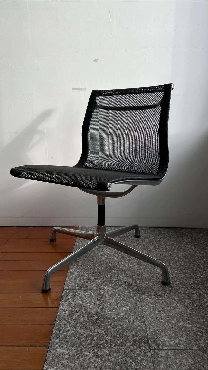 Eames Herman Miller EA306SL5401 Office Chair thumbnail