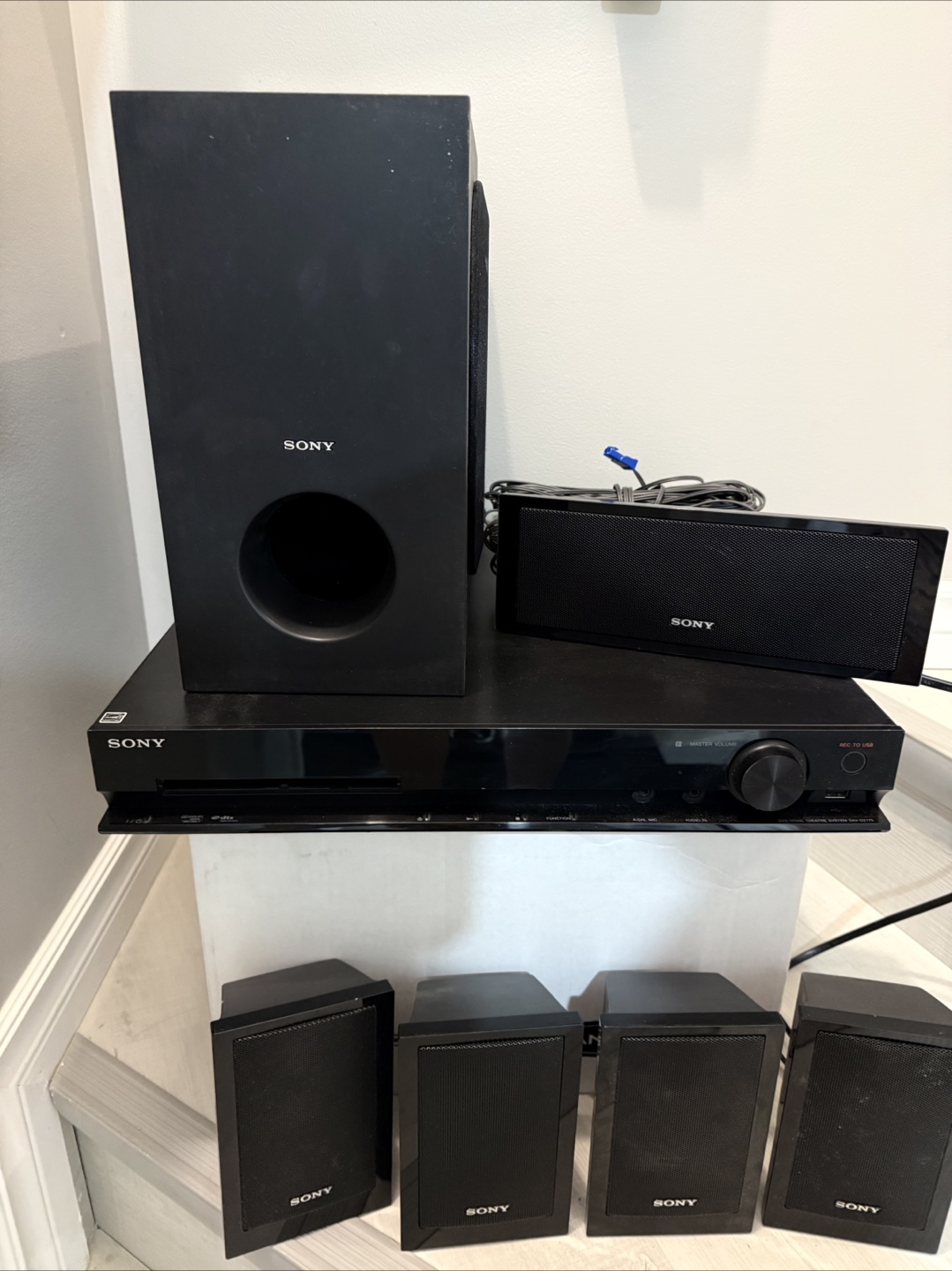 Sony Home Theatre System - photo 2
