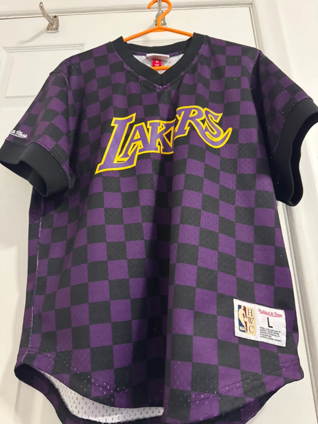 Mitchell & Ness Lakers Checkered Purple Shirt(Large) image indicator(9)