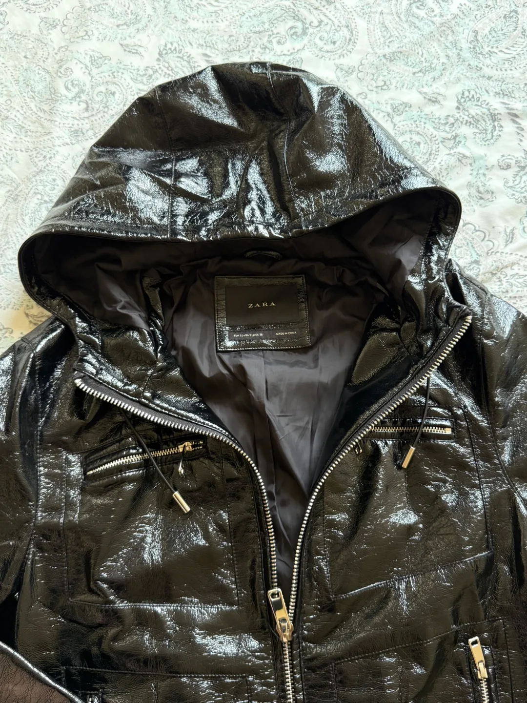 Zara Black Hooded Puffer Jacket image indicator(3)