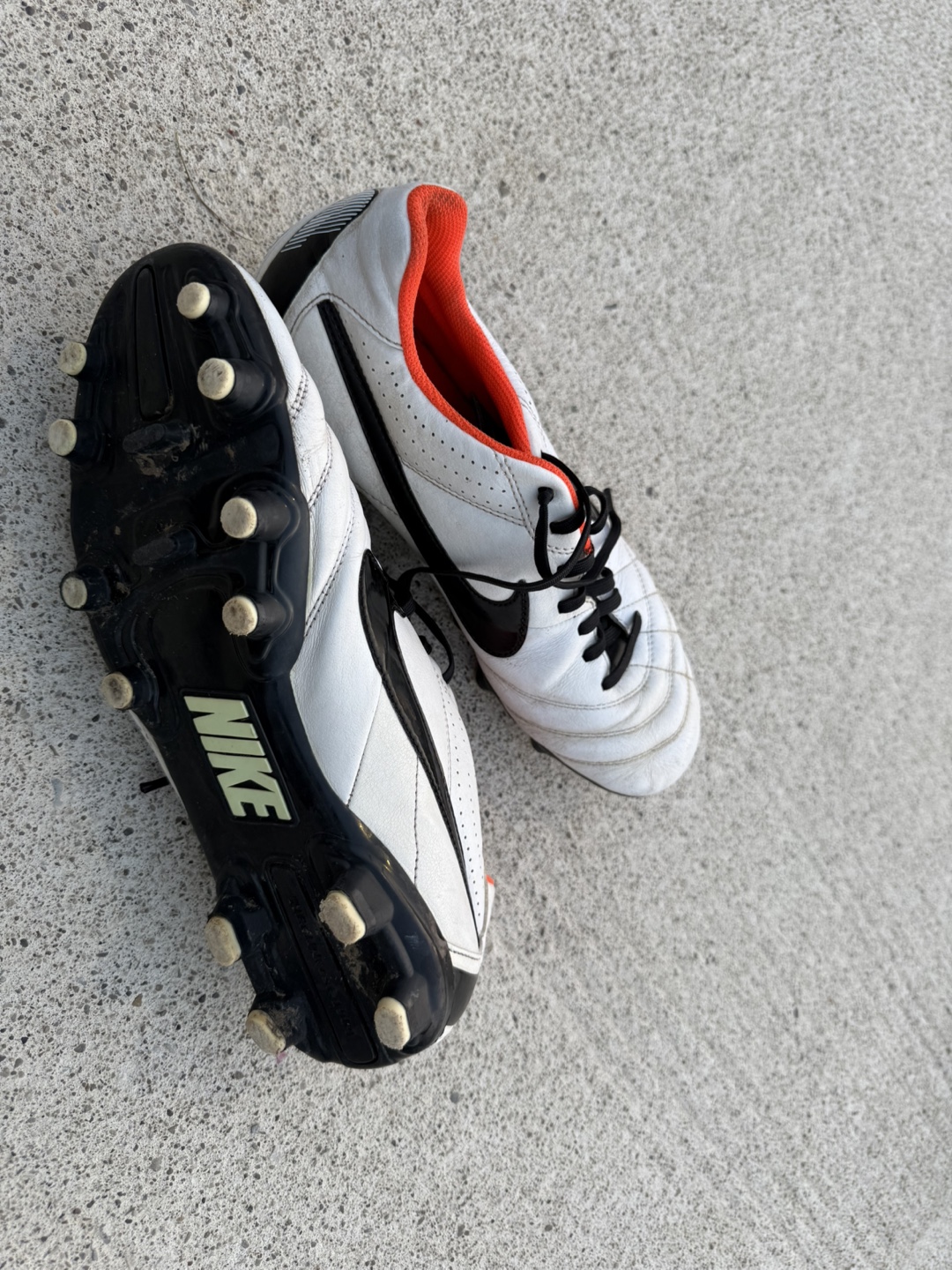 Nike Tiempo Soccer Cleats (size 9) - photo 5