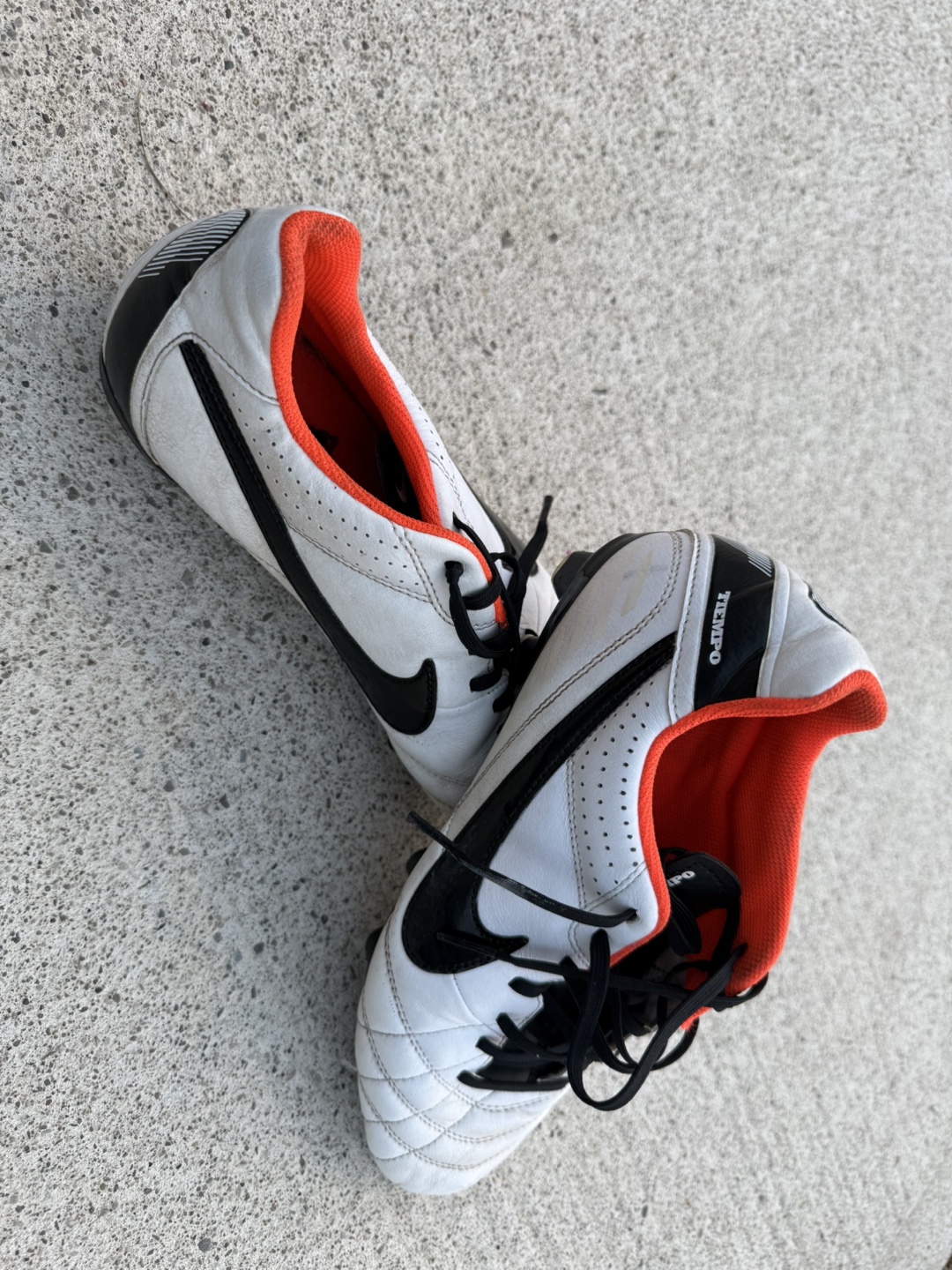 Nike Tiempo Soccer Cleats (size 9) - photo 4