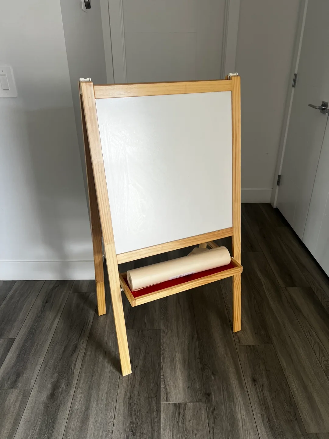 Wooden Easel thumbnail