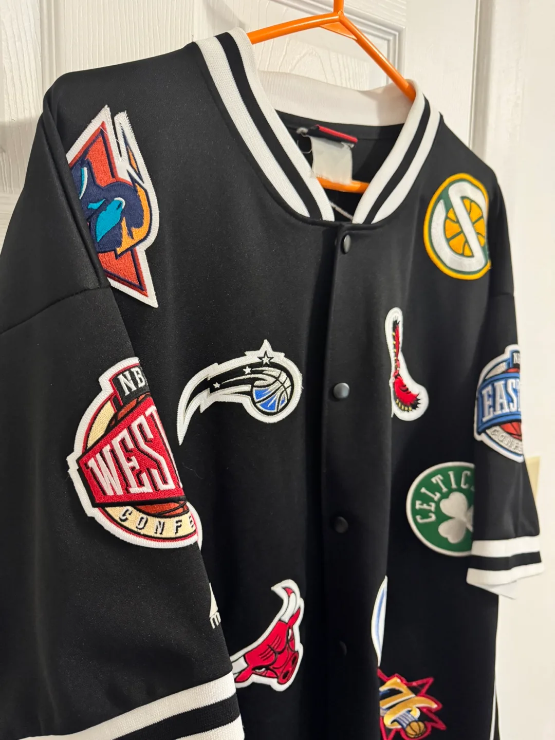 Magestic NBA Warm Up AOP Stitched Logo (XXL) image indicator(4)