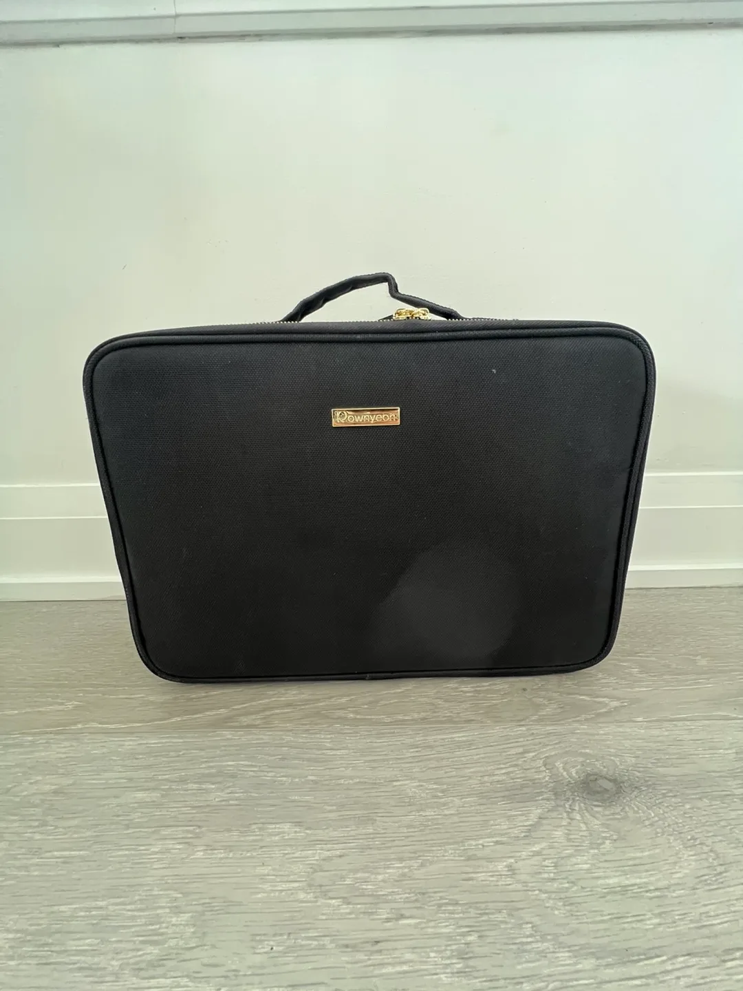 Dowayeon Black Makeup Train Case thumbnail