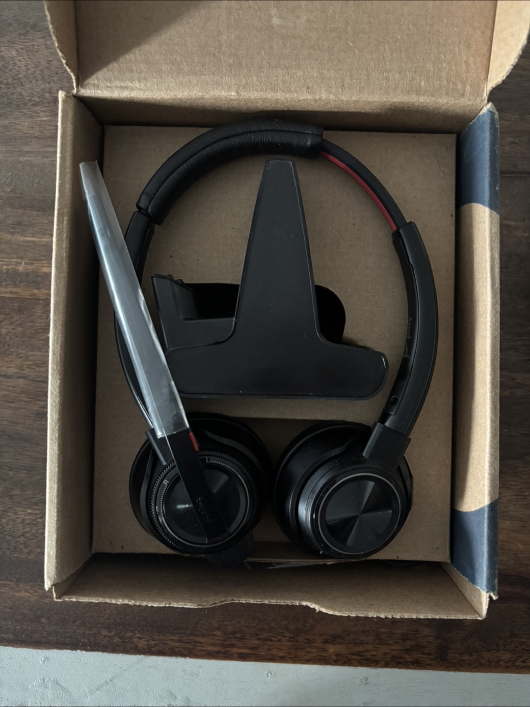 Poly Savi 8220 Wireless Headset - Like New!