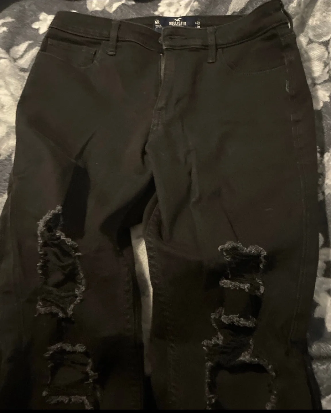Hollister High-Rise Super Skinny Jeans - Size 27 thumbnail