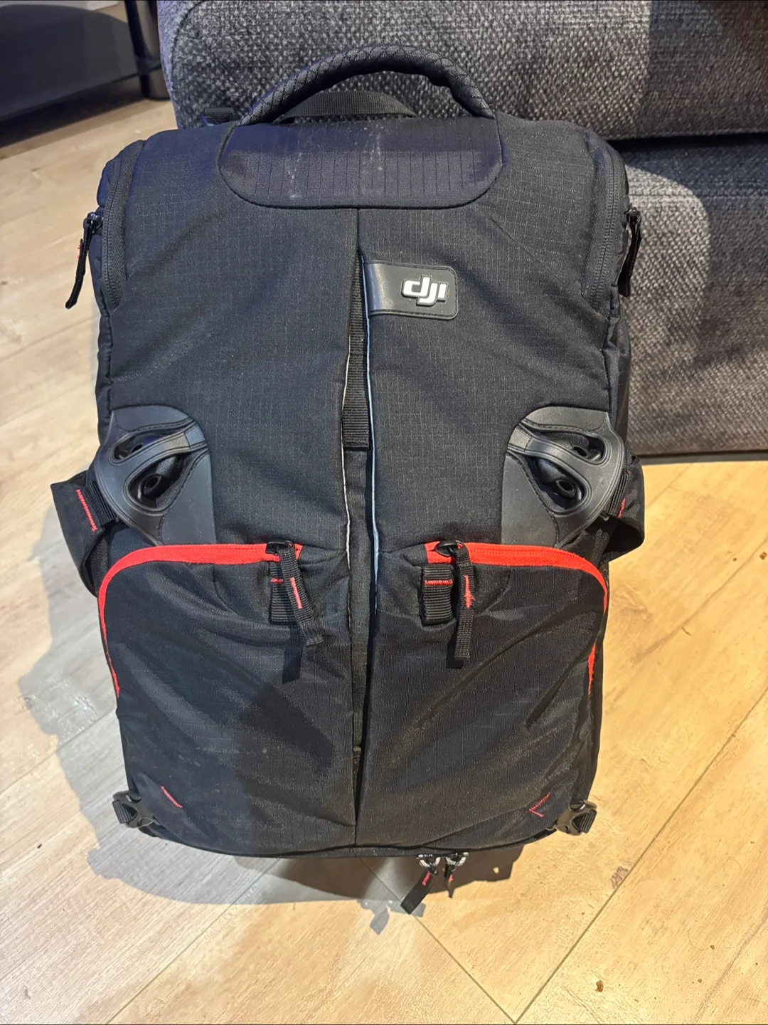 🛩️ DJI Phantom 4 Drone + 3 Batteries + Backpack + Extra Props image indicator(2)