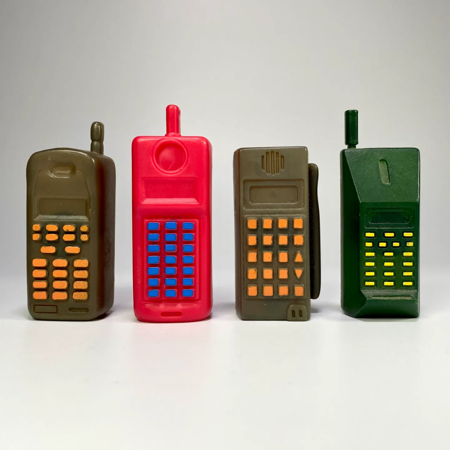 4x Vintage Cellphone Fridge Magnets thumbnail