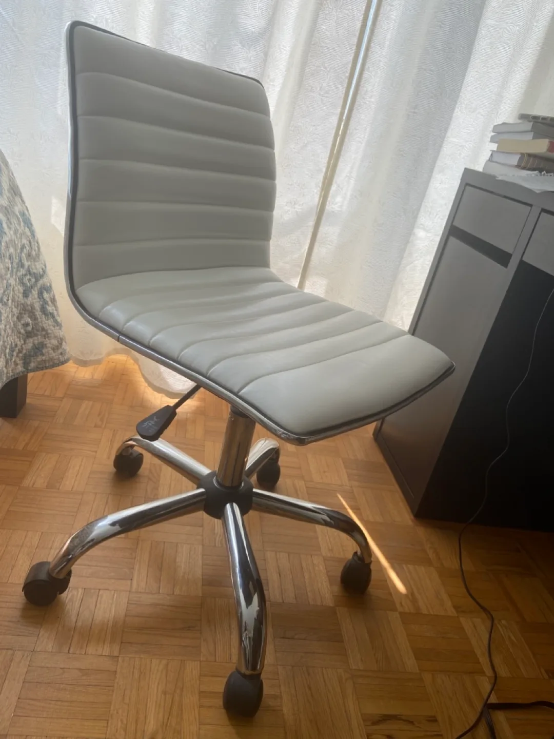 White Office Chair thumbnail