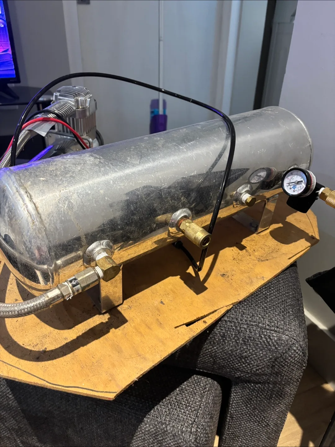 Viair 444C Air Compressor + 1 Gallon Air Tank image indicator(2)