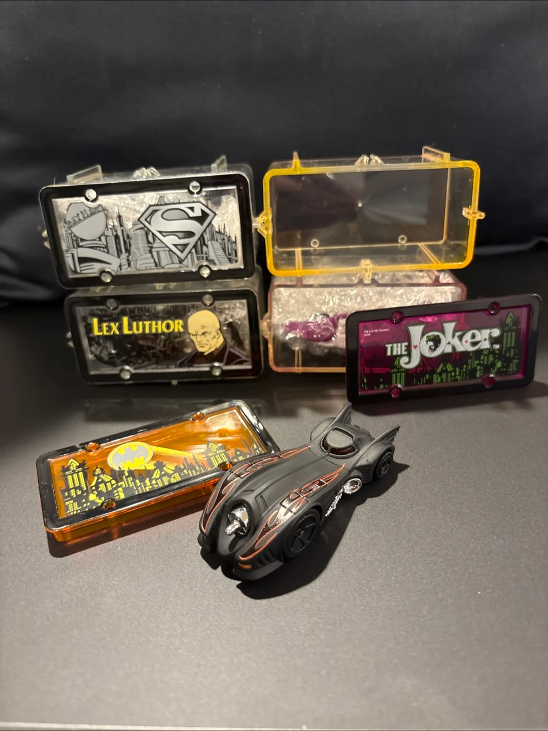 Hot Wheels 2004 DC Comics vehicles thumbnail
