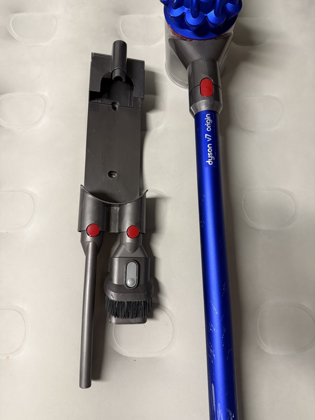 Dyson V7 Origin Cordless Vacuum - photo 4