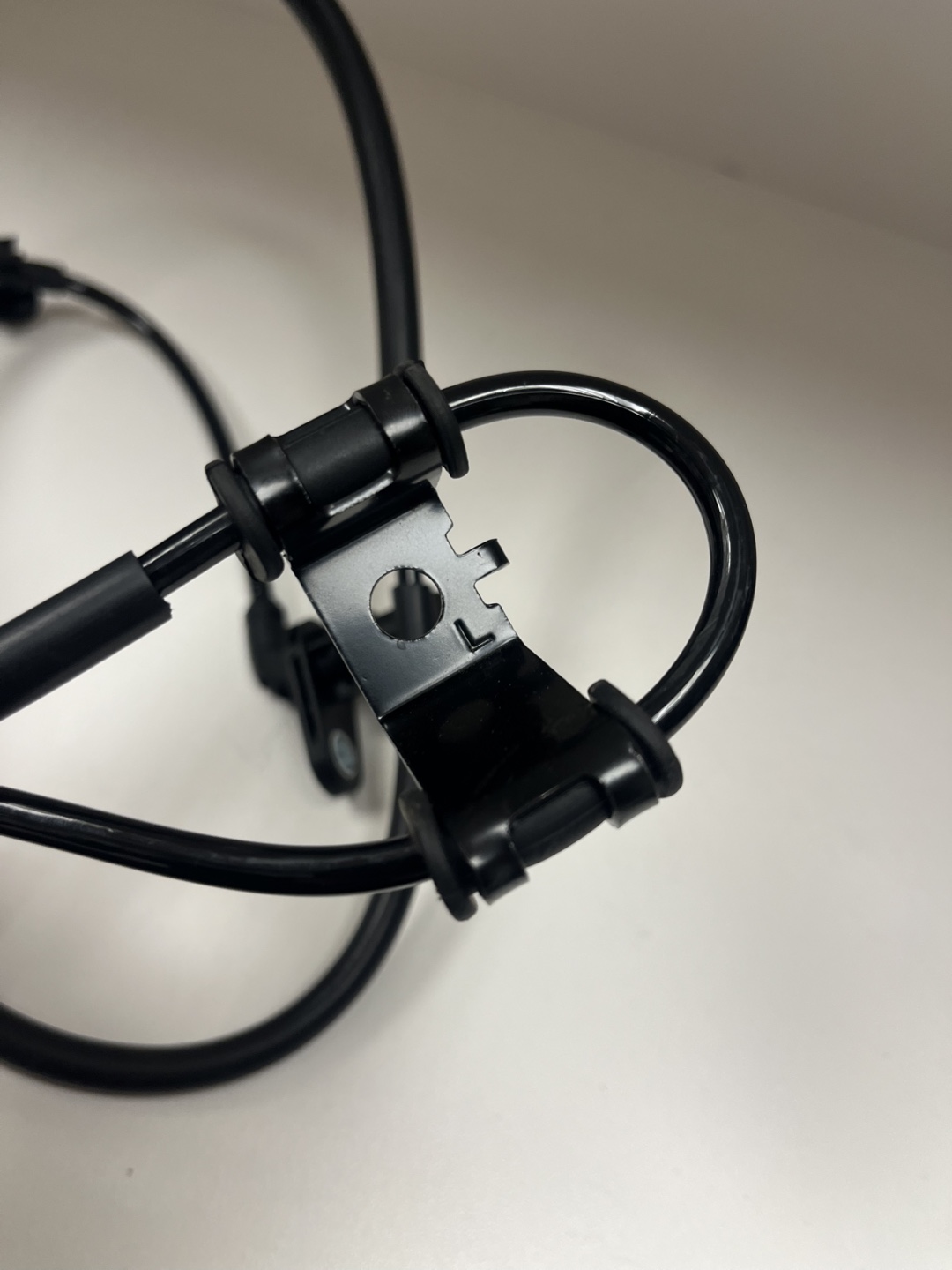 ABS Wheel Speed Sensor Hyundai SantaFe Front Left) - photo 4