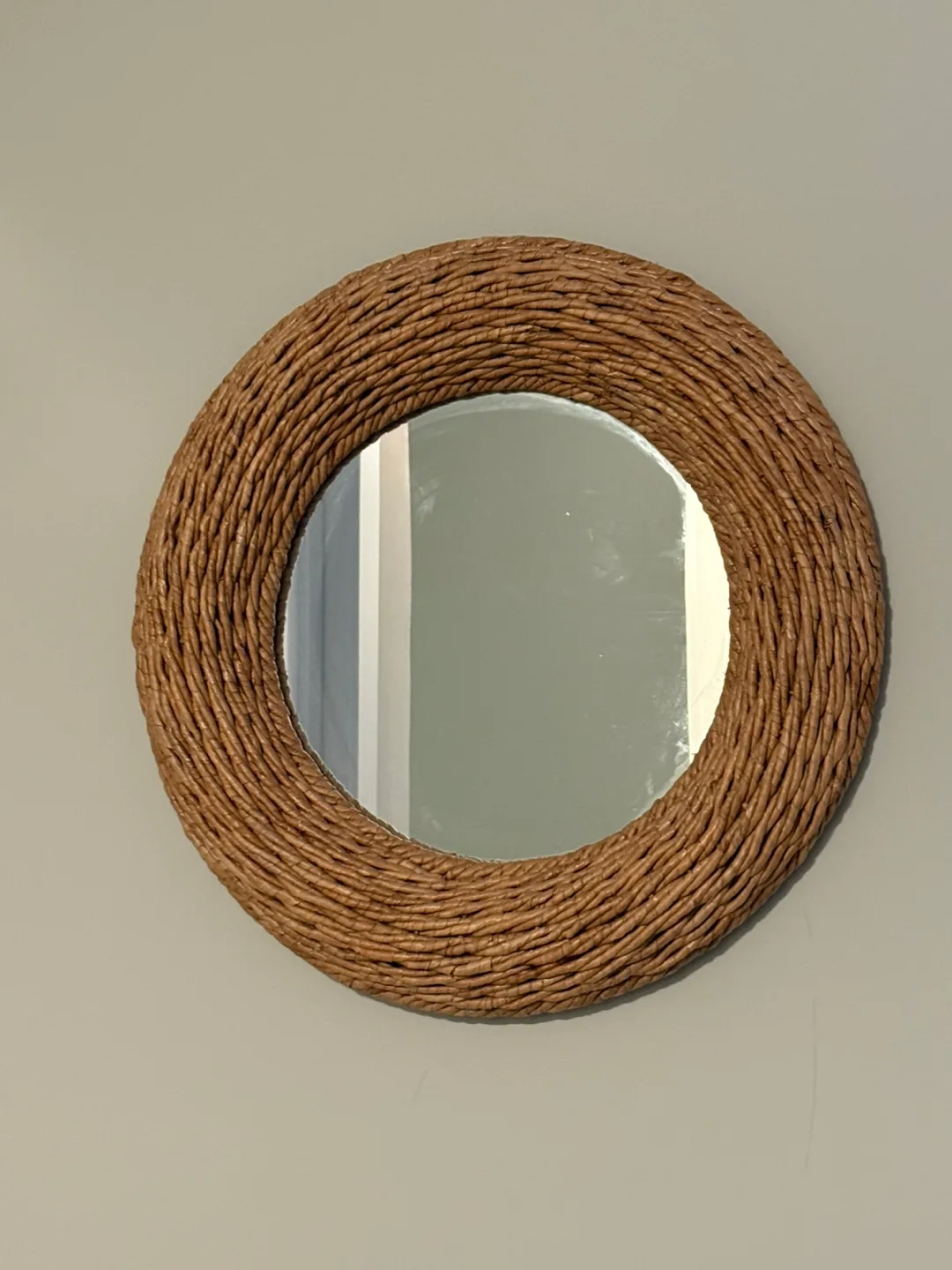 Home Decor: Round Mirror & Leaf Plate thumbnail