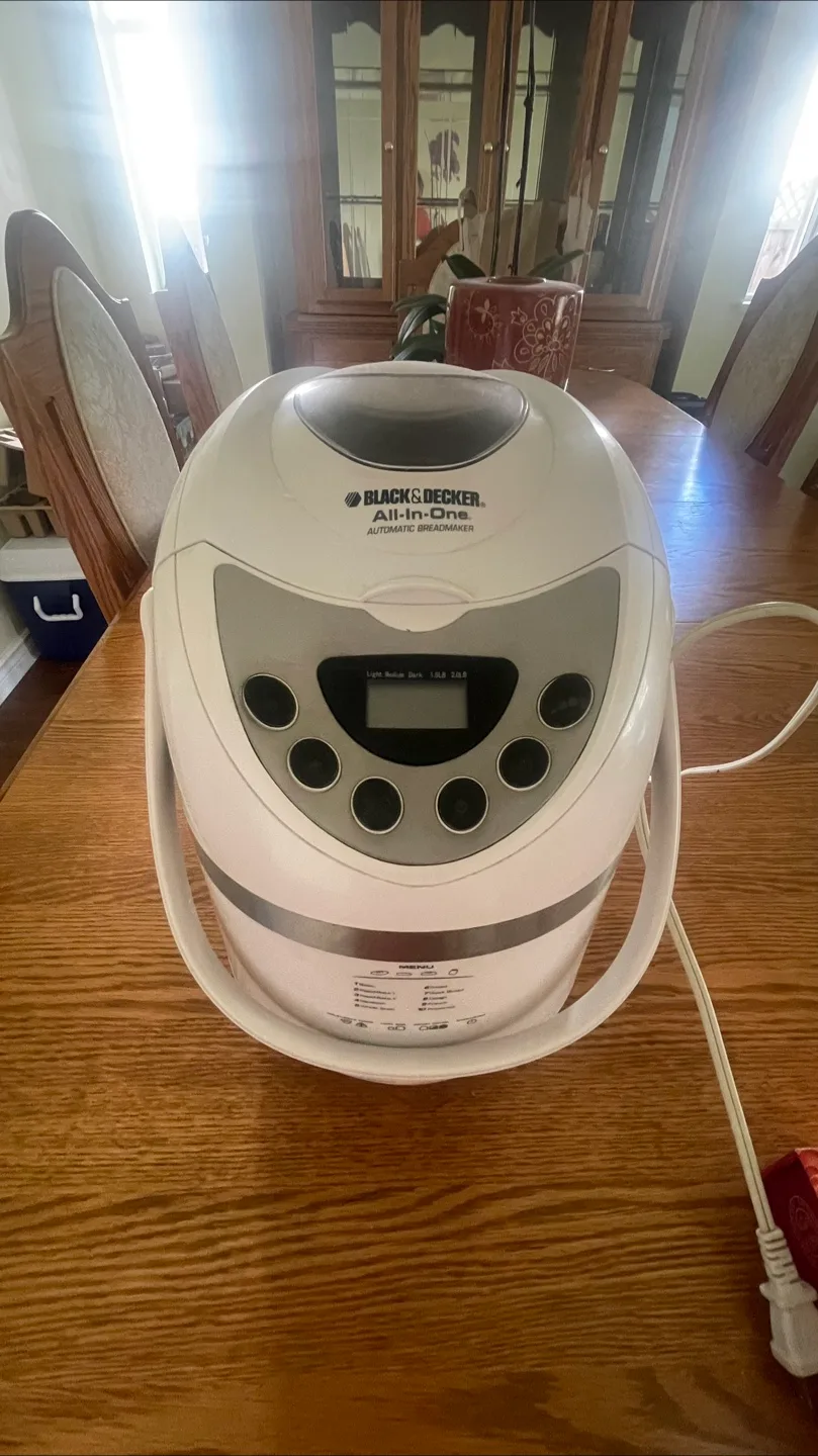 Black & Decker Automatic Breadmaker thumbnail