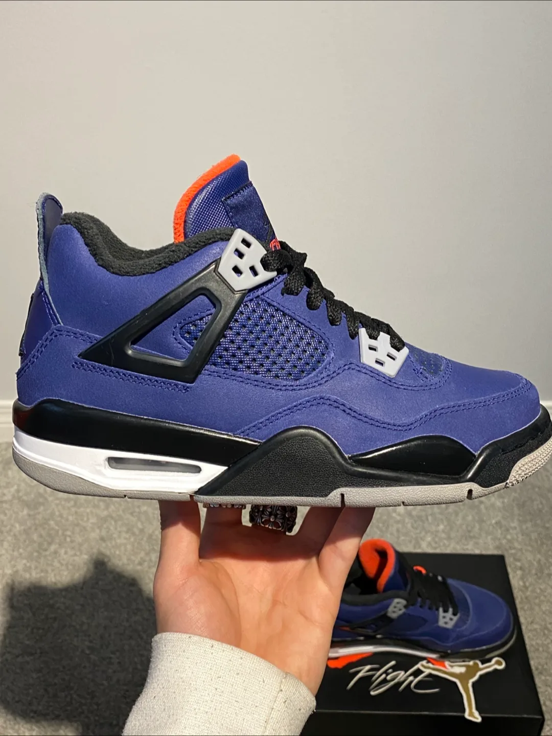 Air Jordan 4 Retro thumbnail