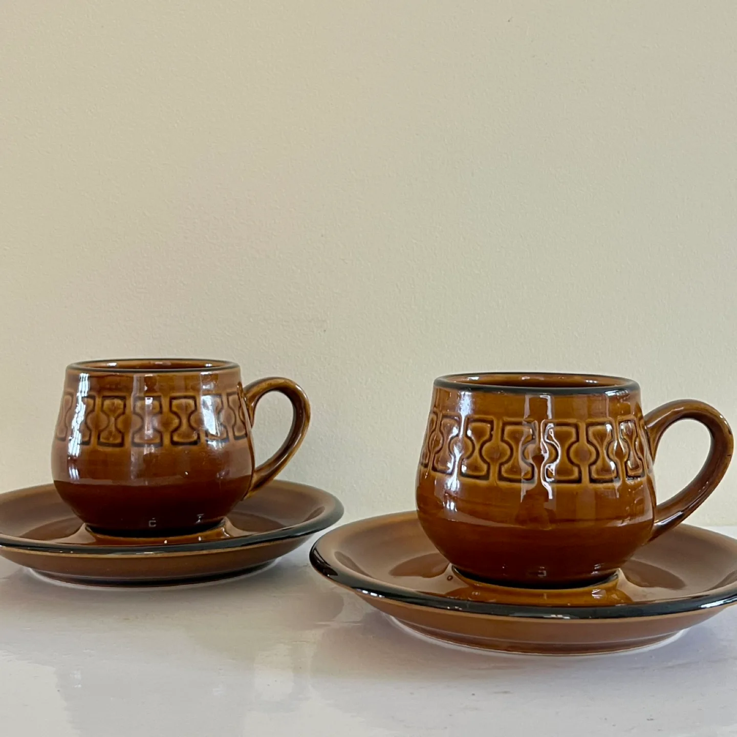 Pair of Cambrian Apollo Stone cups and saucers thumbnail