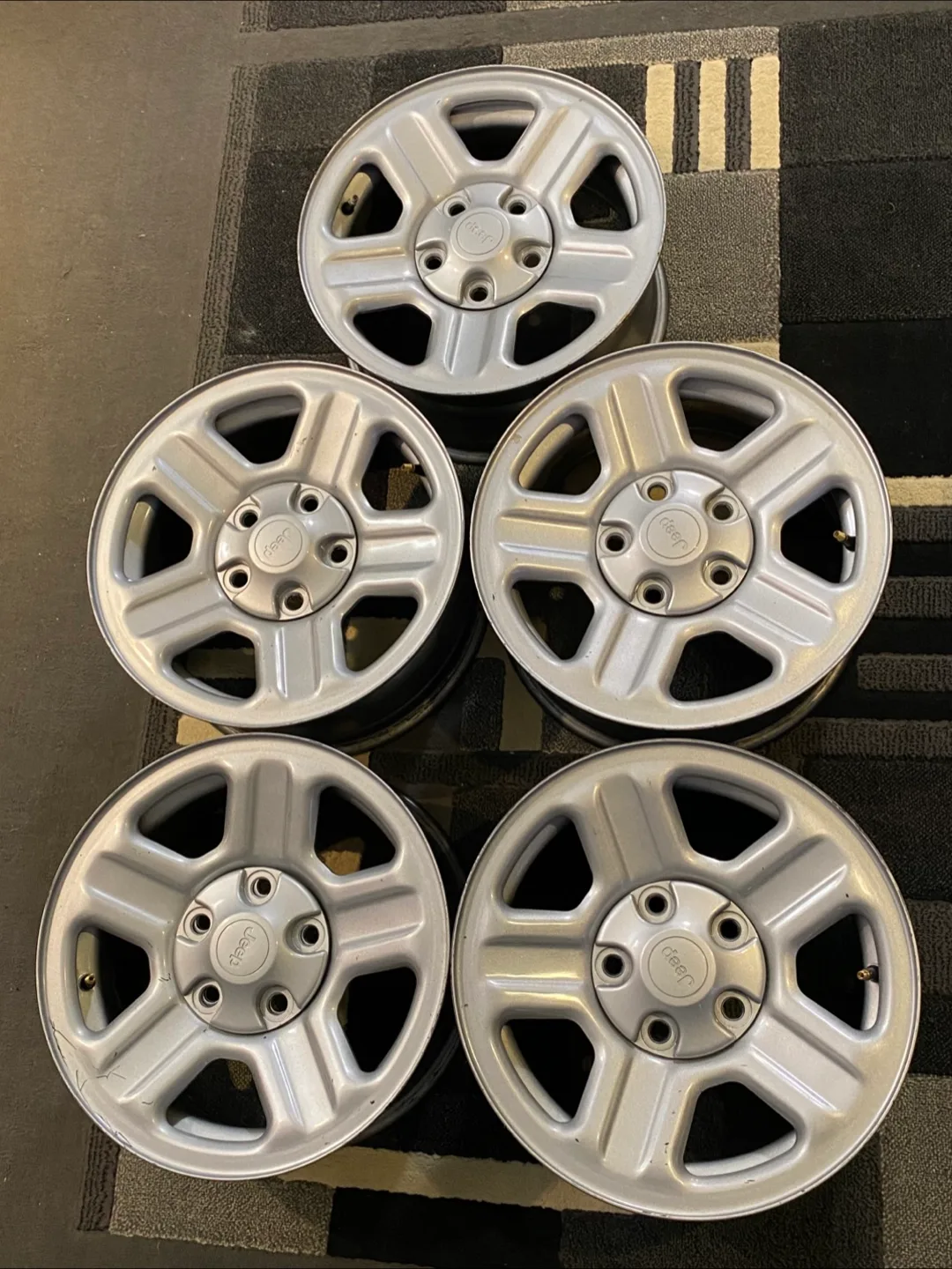 Jeep Silver Rims - Set of 5 thumbnail