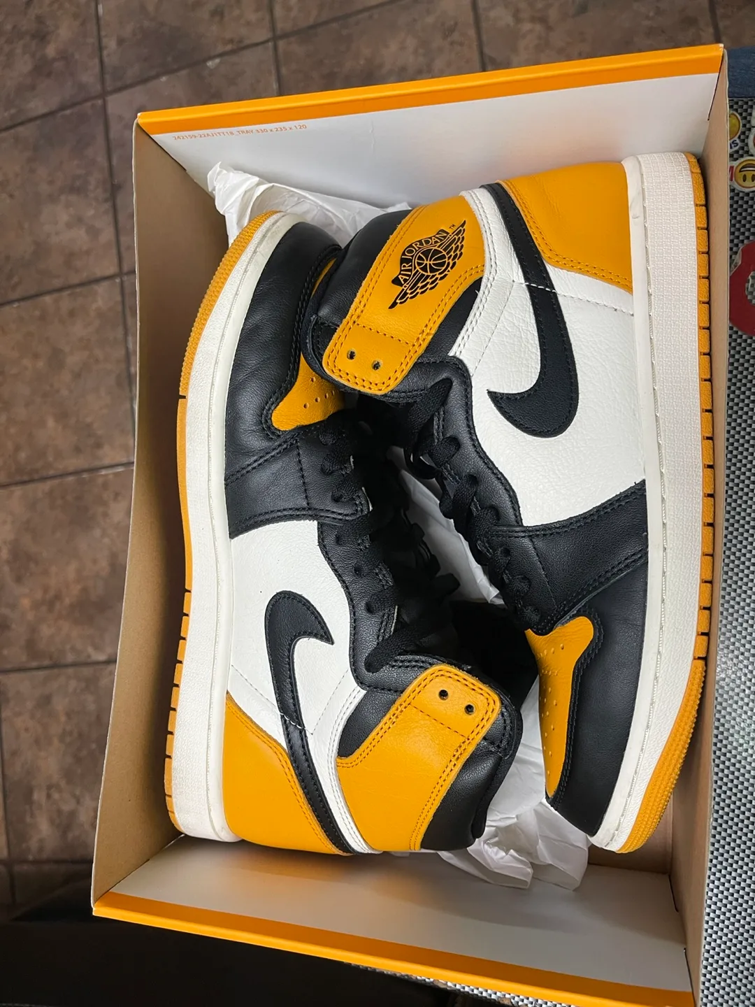 Nike Air Jordan 1 High OG Taxi Yellow Black White - 10.5 thumbnail