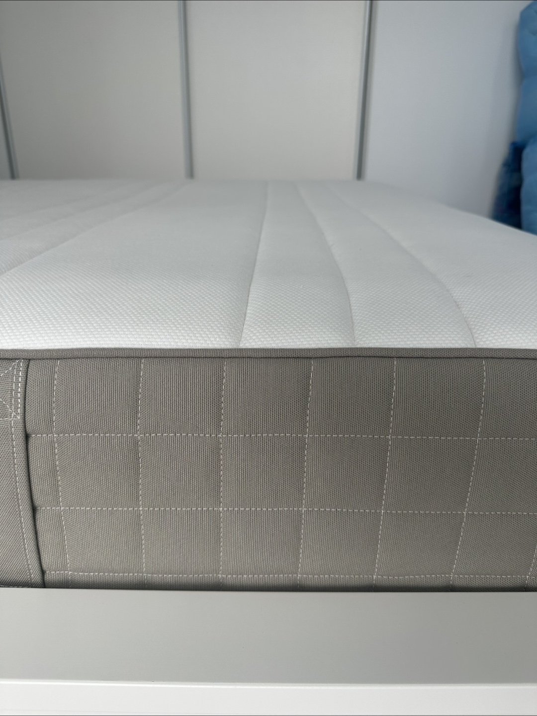 IKEA Mattress and Frame (or separate) - Queen Size - photo 5