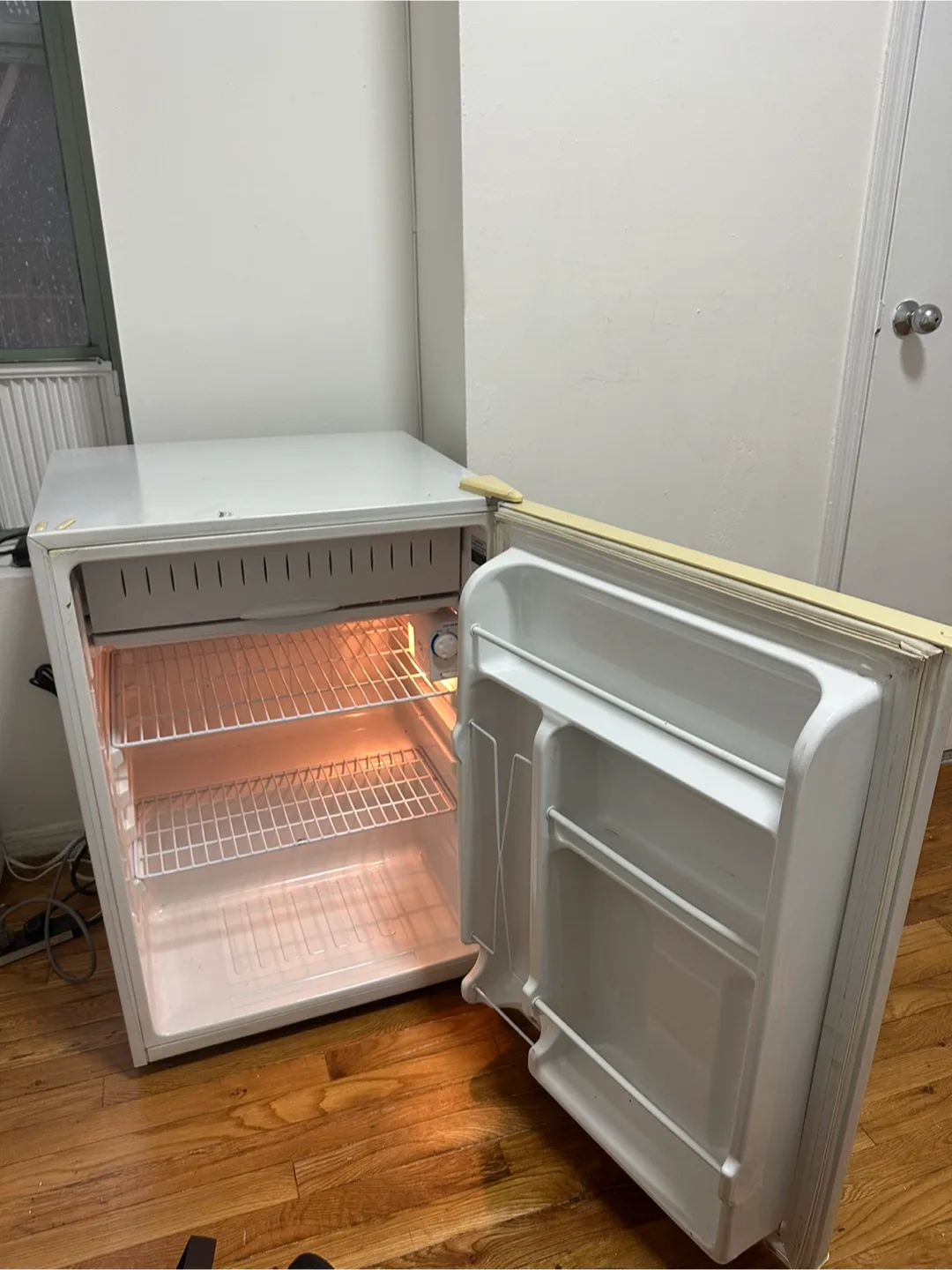 GE Mini Fridge - Compact & Functional thumbnail