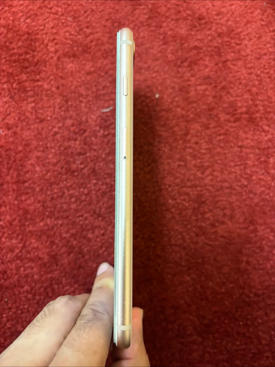 iPhone 8 Plus - White image indicator(4)