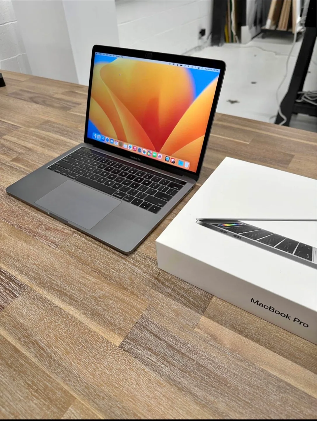 MacBook Pro 13-inch, 2017 in good condition thumbnail