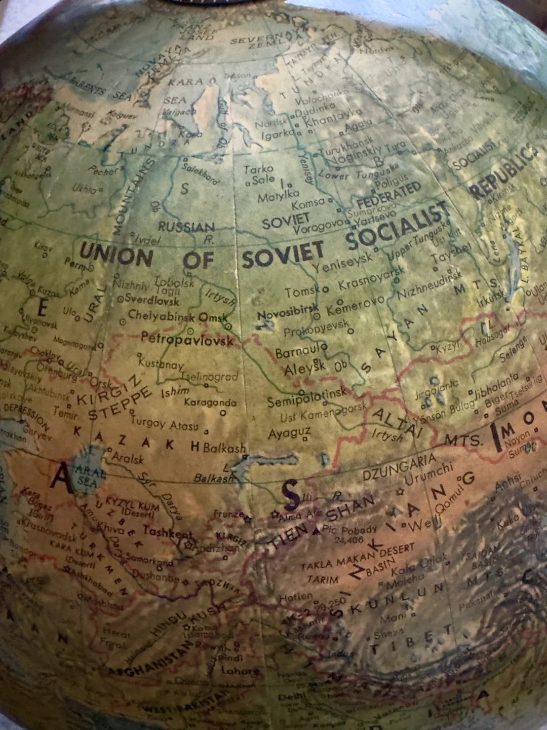 Reader's Digest Great World Globe - 12 Inches image indicator(3)